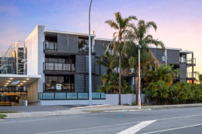 Rooftop Retreat - Mount Maunganui Holiday Home